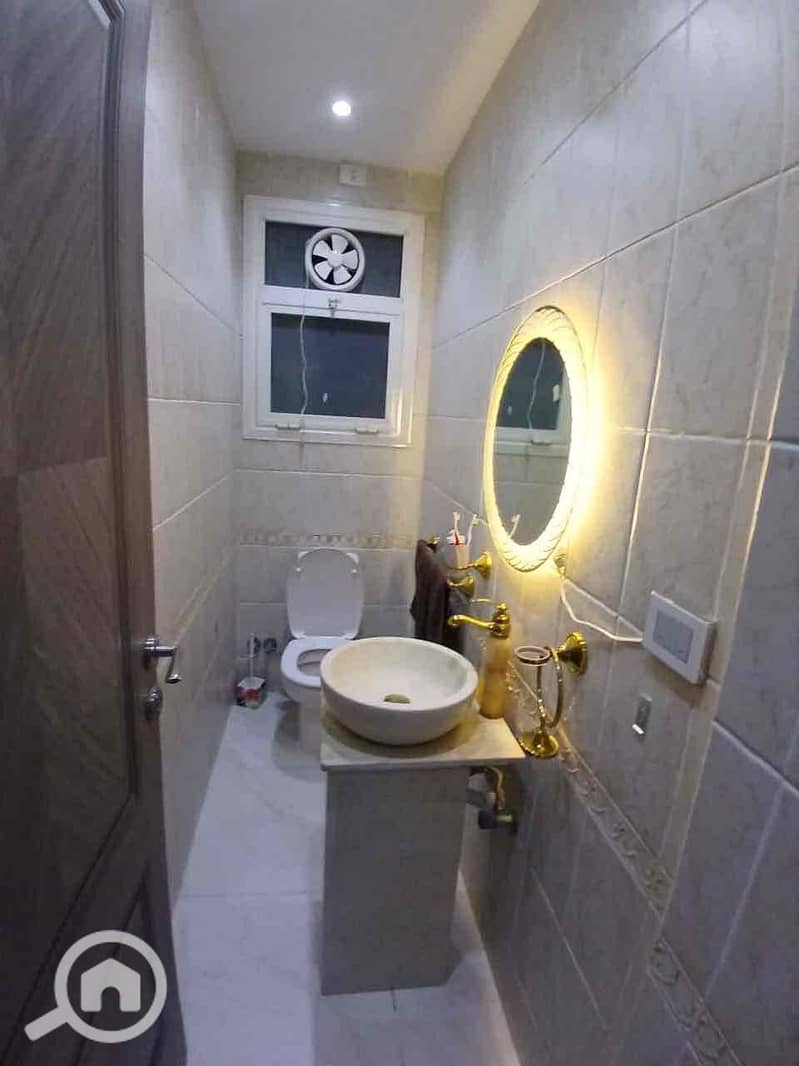 12 cb9de2ec-1f81-4e31-9f3b-cd717e8c93f8. jpg