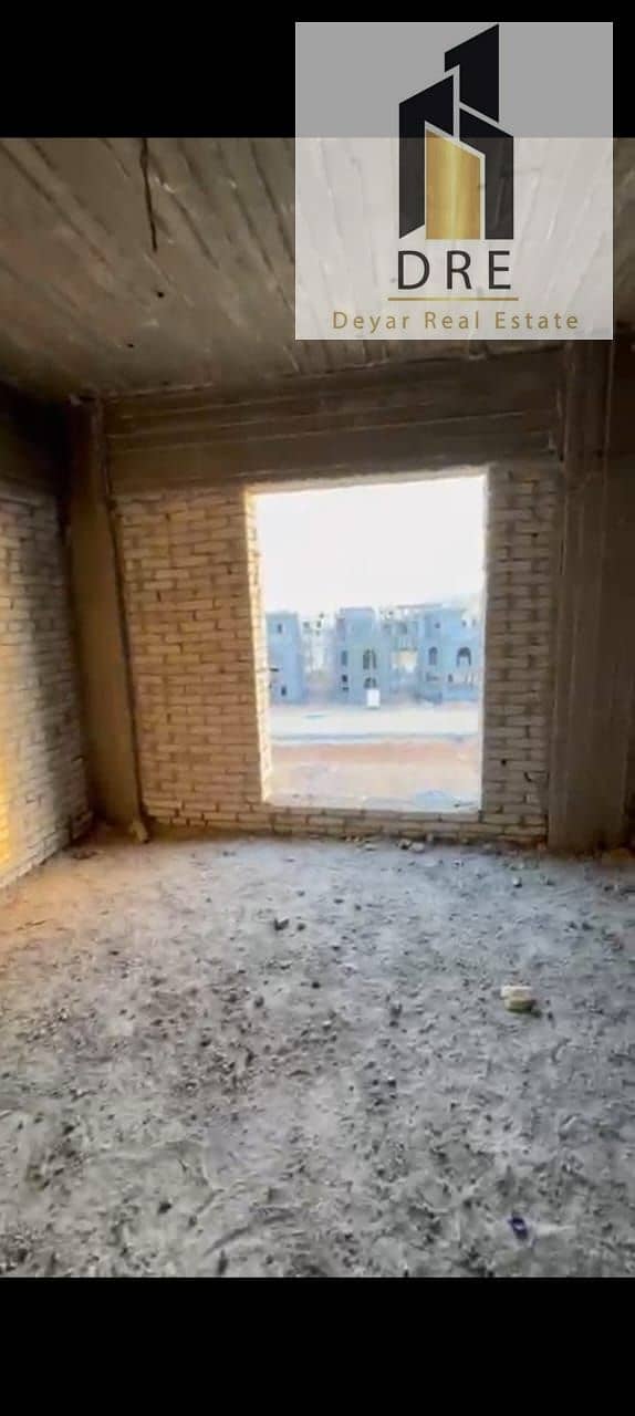 12 a5079fd7-81ad-4fd8-a63f-e3bbf06c4d24. jpg