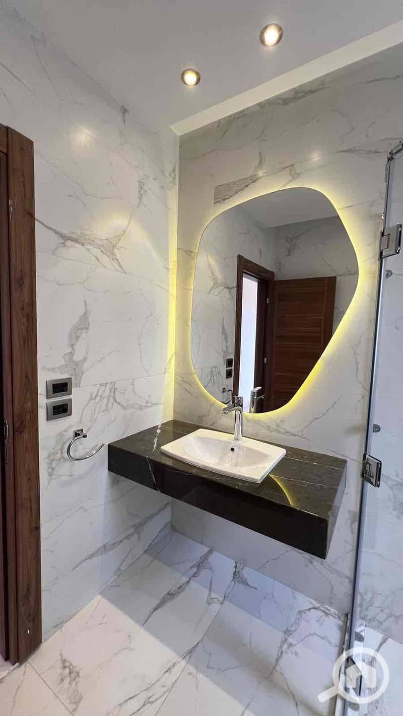 6 7f0ea970-08dc-426c-bc56-f0d15f472479. jpg