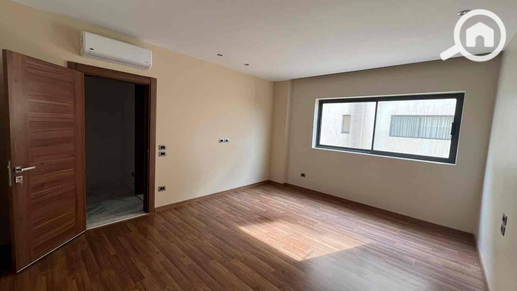 11 15da64b3-3940-465d-aafc-2d59231c8113. jpg