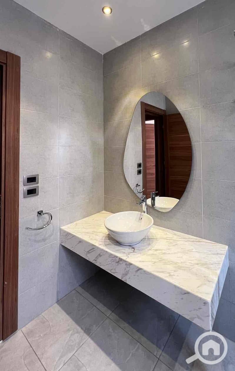 13 80d31b15-3ef6-42a7-a808-d2d284f1b5e4. jpg