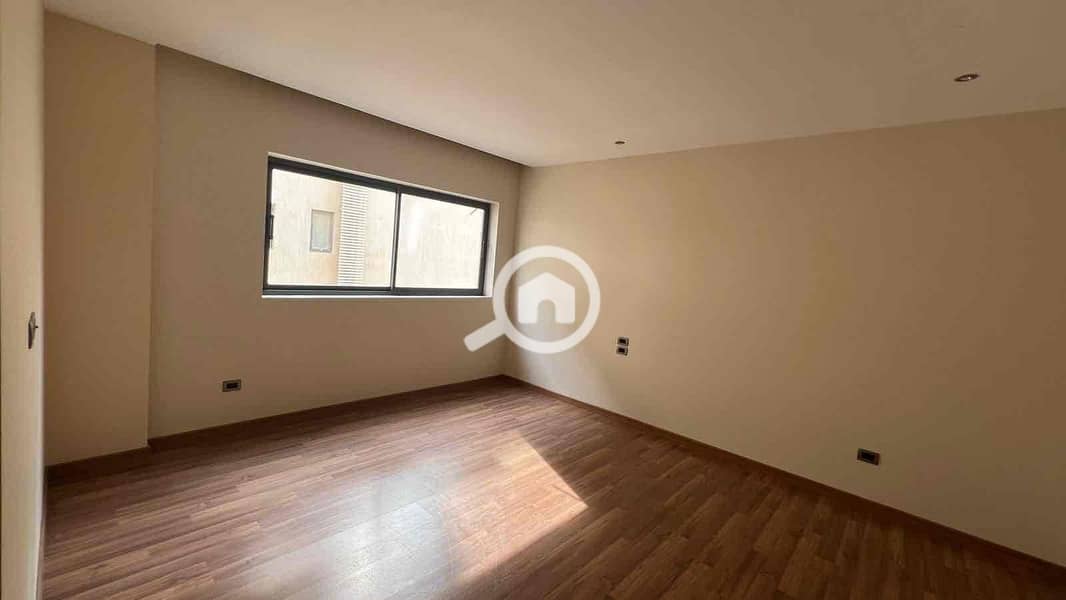 16 4bf4e9ca-6de8-49a1-b5e6-60b36a097fde. jpg