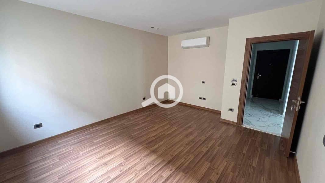 21 8836551d-a225-4646-b1c4-d9b7772bc6f6. jpg