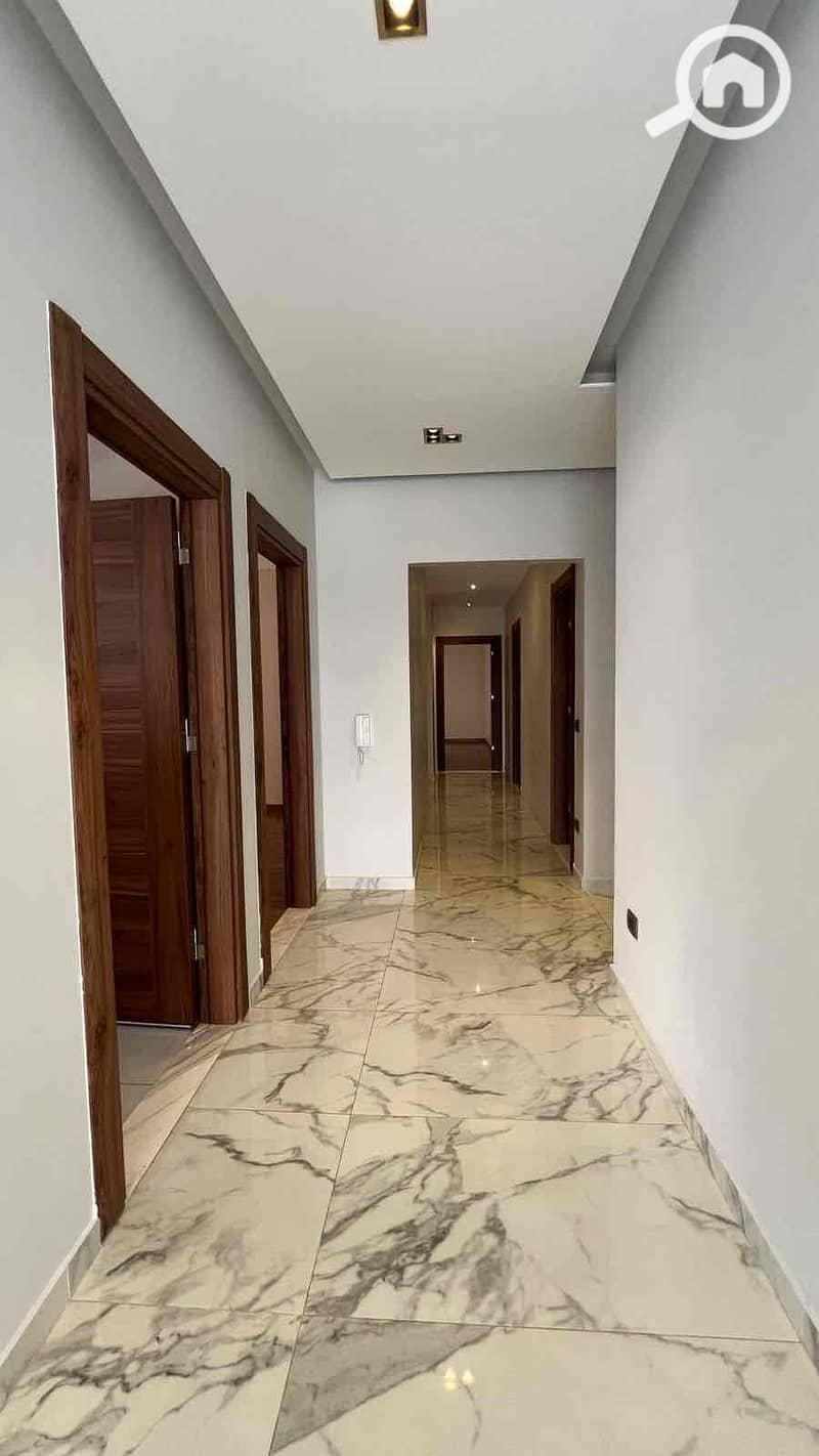 22 cf0170c6-859b-4e11-b78e-5fe5c36792bb. jpg