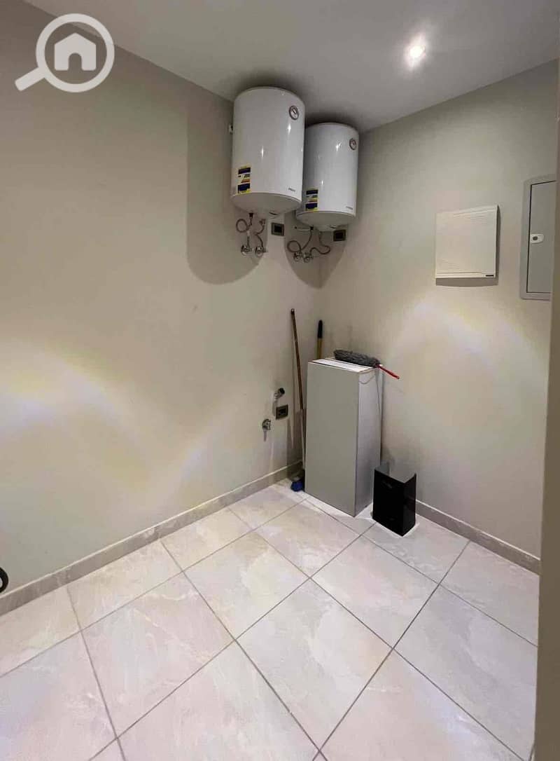 27 547413e9-3e20-4d34-9f64-4357a549cef0. jpg