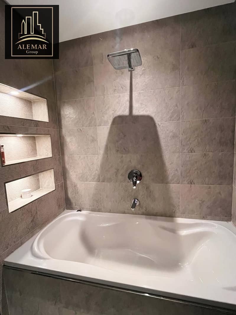 4 0d2fedd3-62b6-42ed-8437-9fdb4571c863. jpg