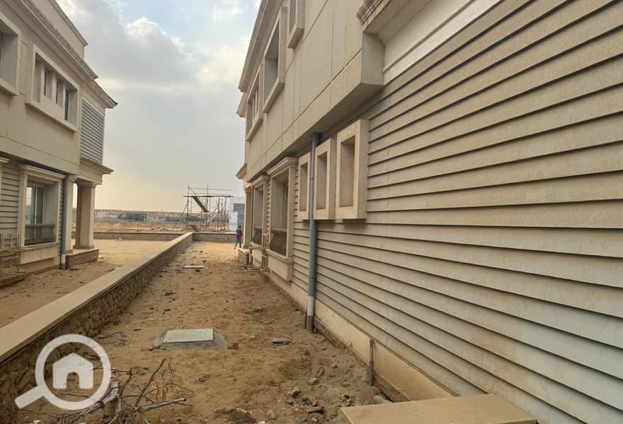 12 ce1905b7-aa81-4fd5-93ed-9a27cd904f68. jpg