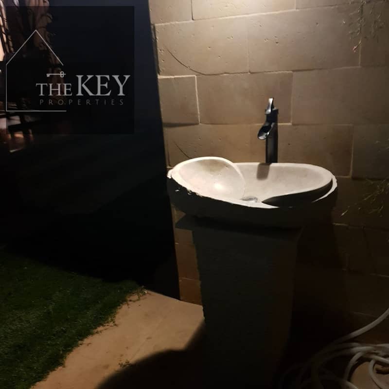 20 3fa18513-dbfa-4034-9561-387a5950d859. jpg