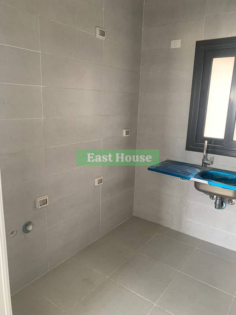 9 8d26e7c8-9e33-46c9-a104-1bbb29fa0c7a. jpeg