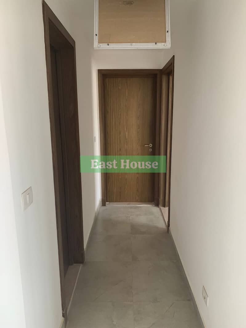 10 e2b1cee3-84d0-46de-8dff-03f8c6a26de6. jpeg