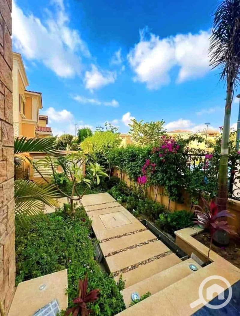 9 ea5602c5-de93-4356-ae89-3a6586afa79c. jpg