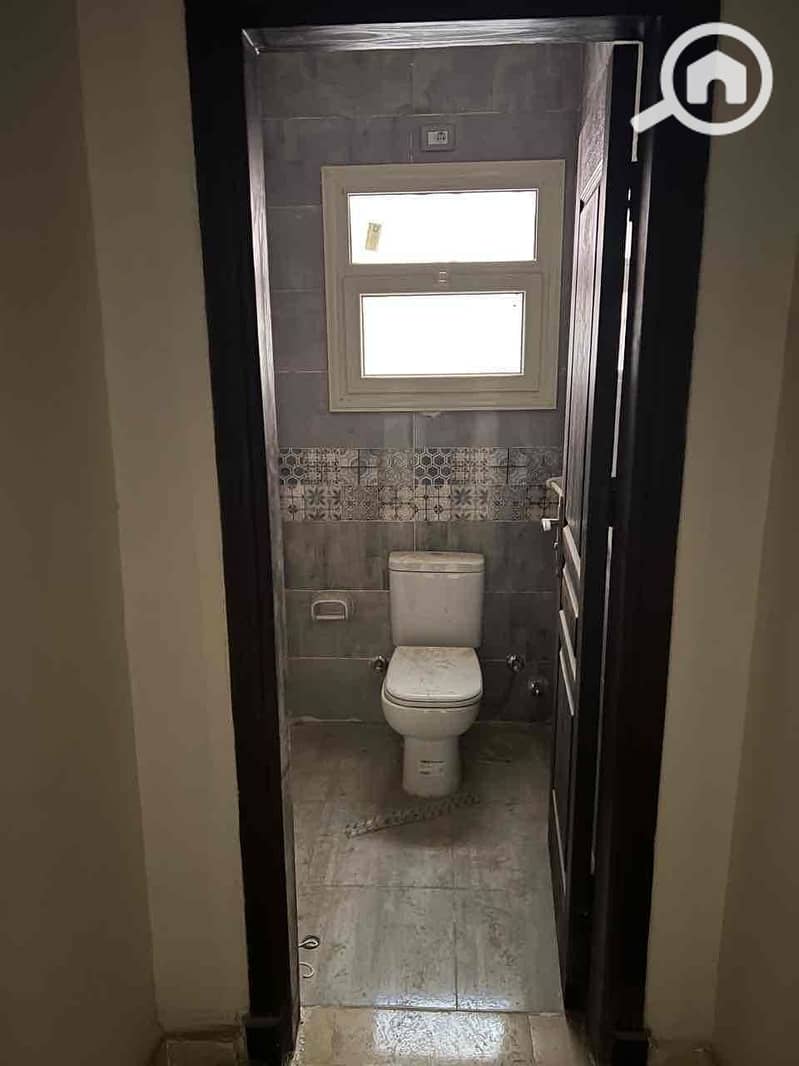 3 b41d43b4-60d0-48e5-b50a-c48fbb5802de. jpg