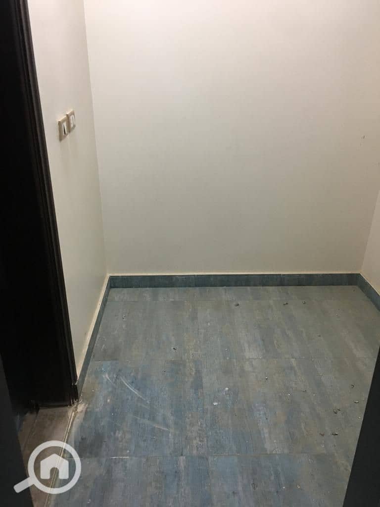 12 WhatsApp Image 2025-10-30 at 16.25. 50 (2). jpeg