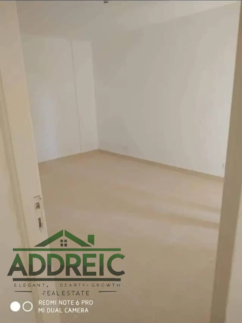 4 09a189fe-8267-4cc9-b542-c26d884e3386. jpeg