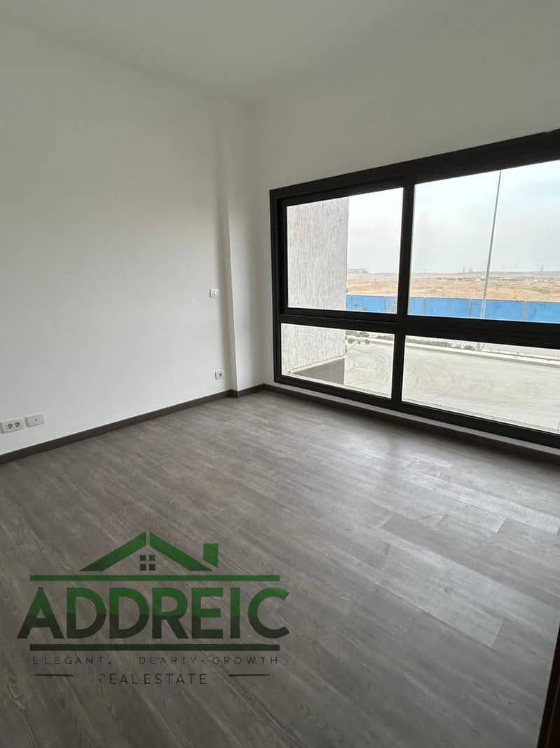 14 b9c5a600-5f07-4c48-8f32-9f068f7397b8. jpg