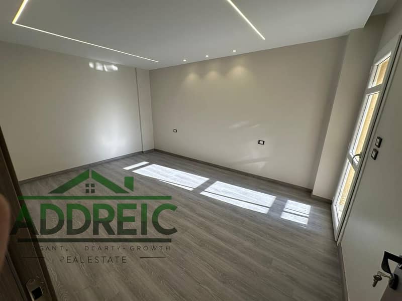 2 WhatsApp Image 2025-10-21 at 3.59. 27 PM (1). jpeg