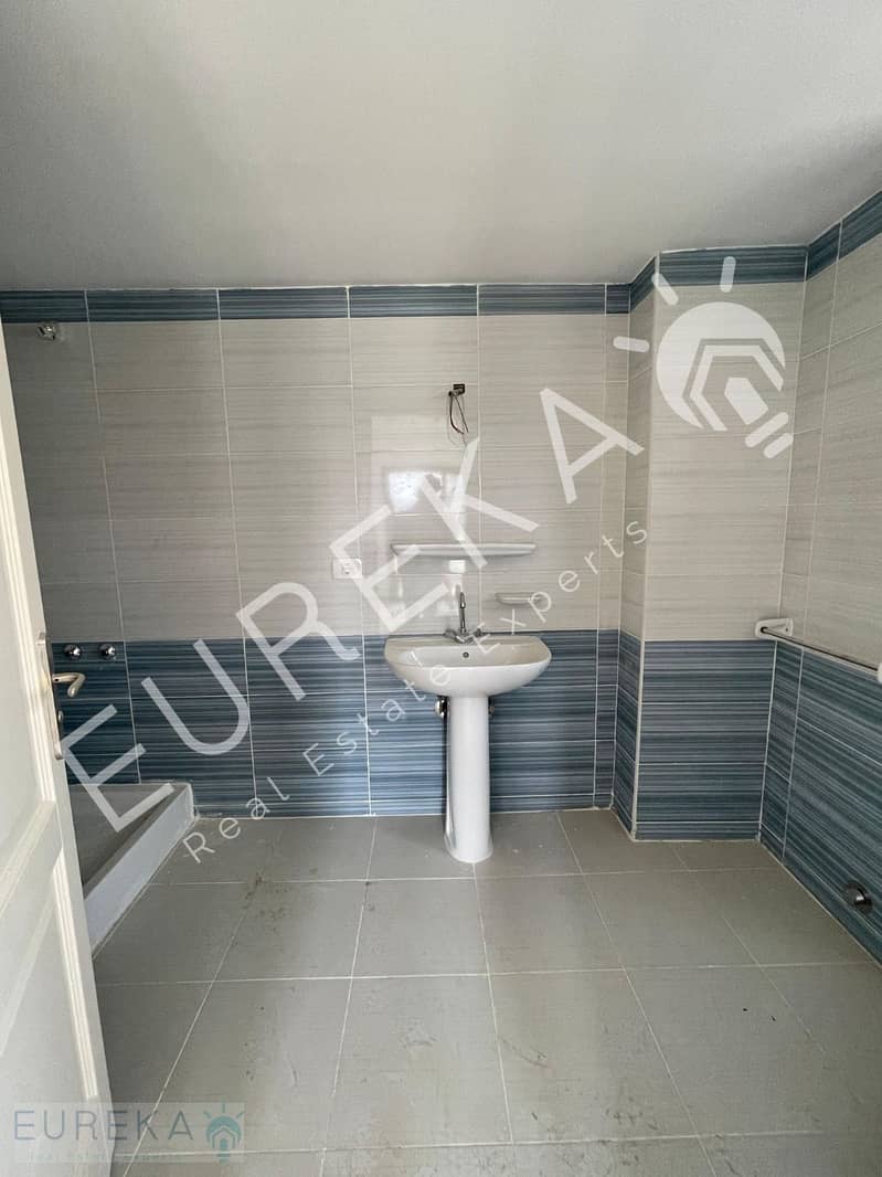 12 PHOTO-2025-09-03-13-09-59 (7). jpg