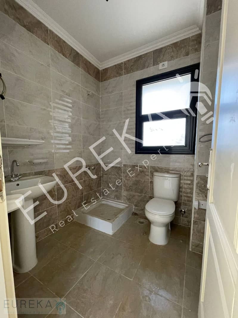 16 PHOTO-2025-09-03-13-09-59 (12). jpg