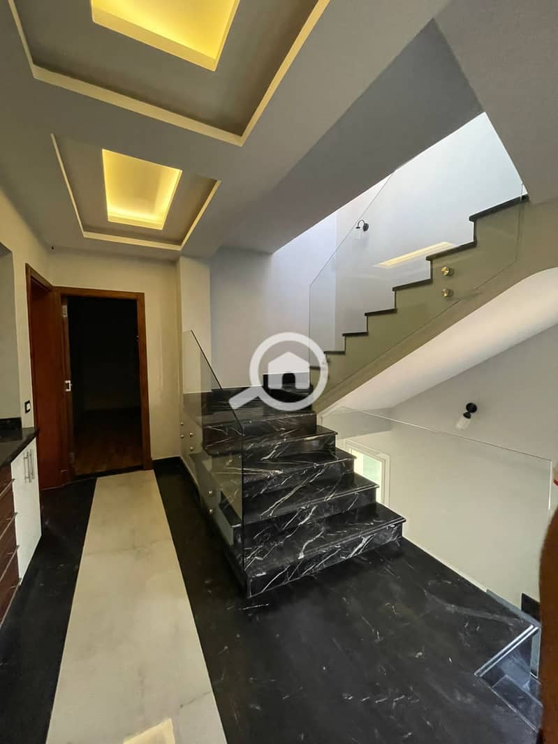 7 2fbf6e25-decf-4a12-a828-a1f937be0951. jpg