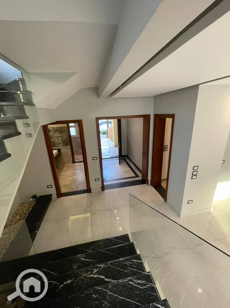 10 9295bba9-be95-48e9-905b-83169016b736. jpg