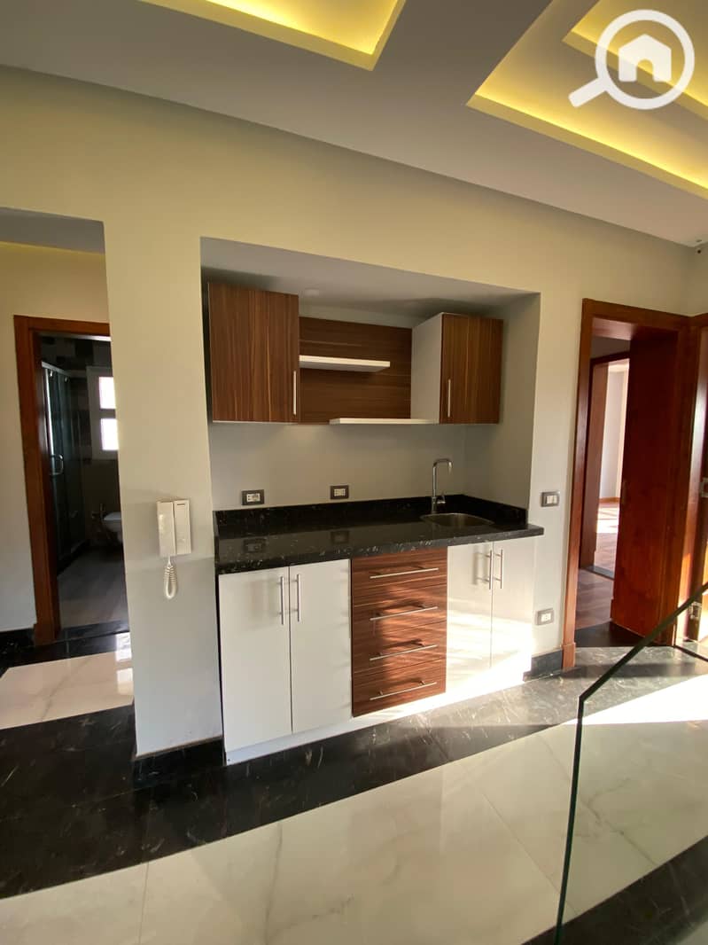 13 89355ad8-b64e-4a54-9755-fb81659e873b. jpg