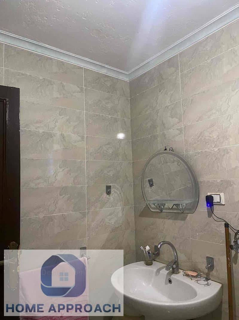 4 4b791bac-b39f-411a-92f4-f78edb9ae5d1. jpg