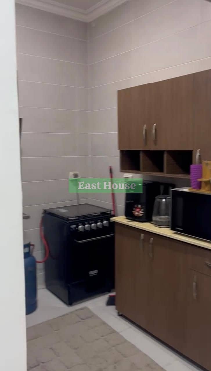 10 ec0f4f85-c8c8-47c5-b02a-b8c7050f0fba. jpeg