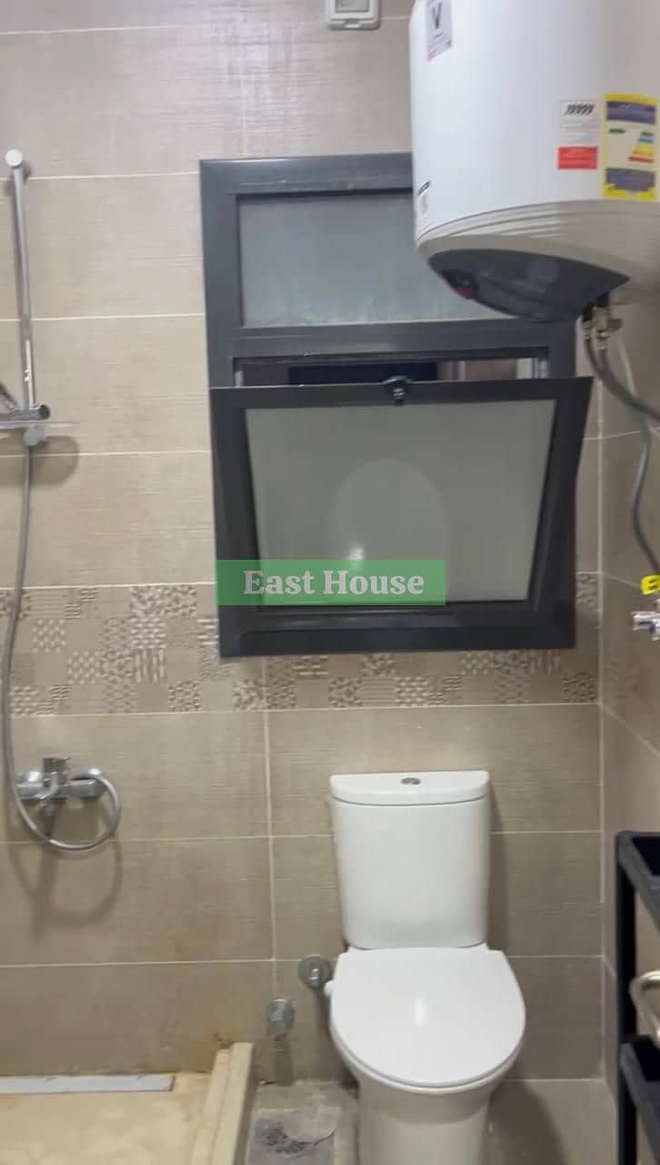 14 0db743c5-e1fb-450a-bca1-77c04aae3ee5. jpeg