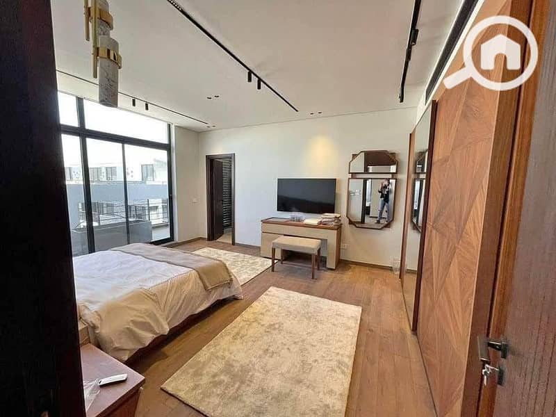 8 548527650_4262219910674790_2839919564243708006_n. jpg