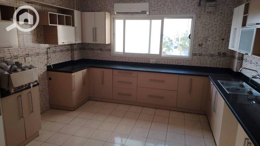 10 574580332_122187045536326413_8021434842402090243_n (1). jpg