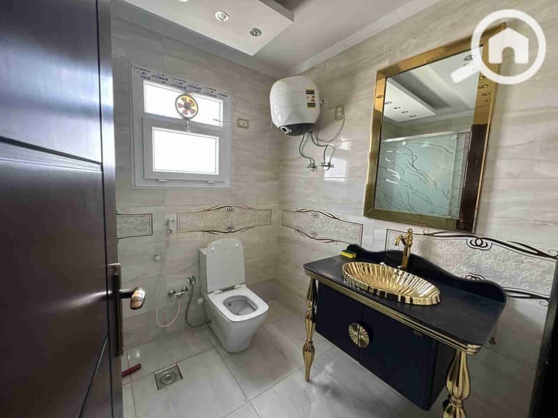 19 FB_IMG_1762005827098. jpg