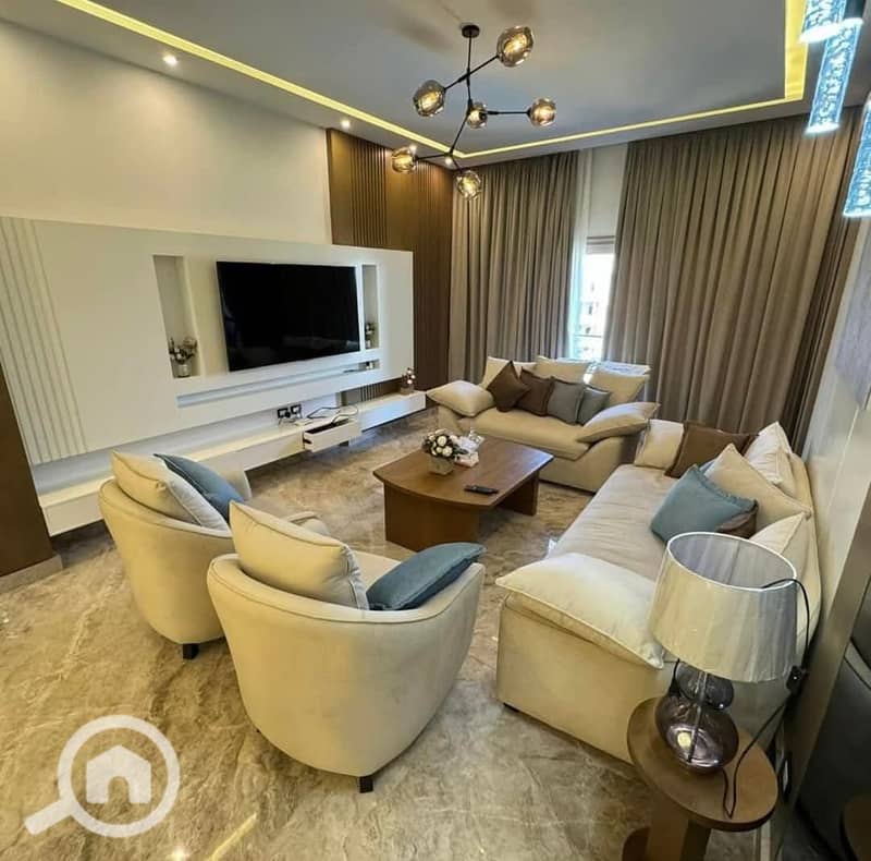 4 d21ee557-5eb6-4aa8-886d-747202cd35ec. jpg