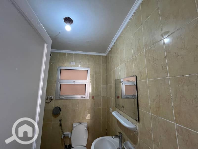 3 deb04c03-bf24-4a95-94a3-3e103b37f1cb. jpg