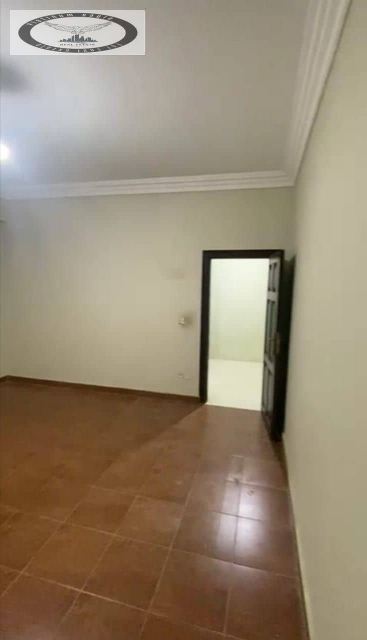 10 e5a33938-e667-42ed-a5c4-dc67daefb5ea. jpg