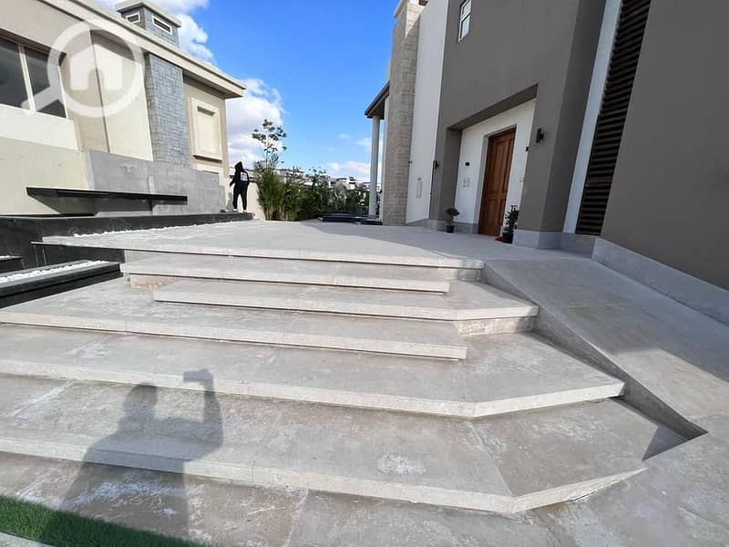 2 14cf7953-d1b3-49b7-9466-2fef2567c504. jpg