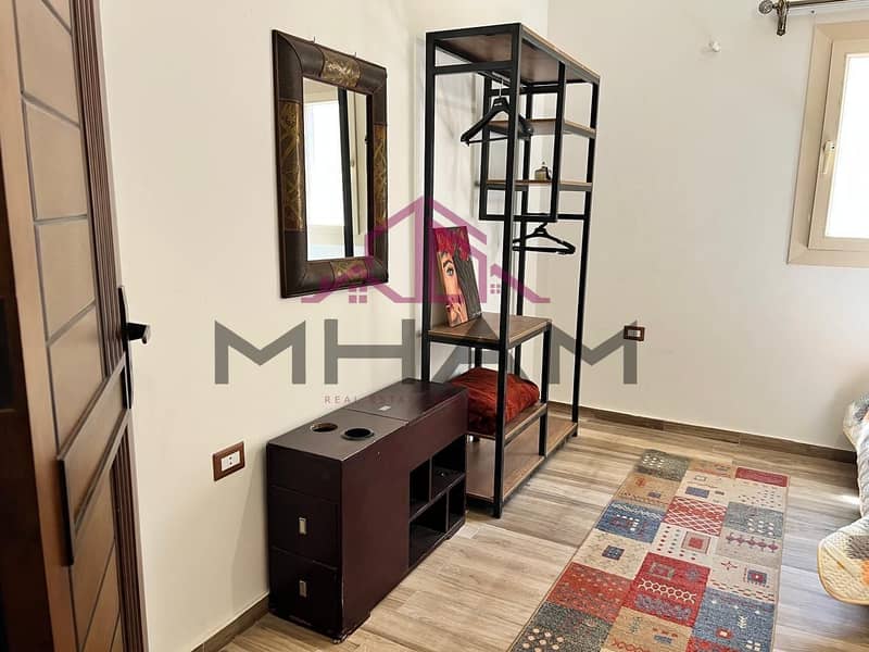 5 photo_5782931713699810399_y. jpg