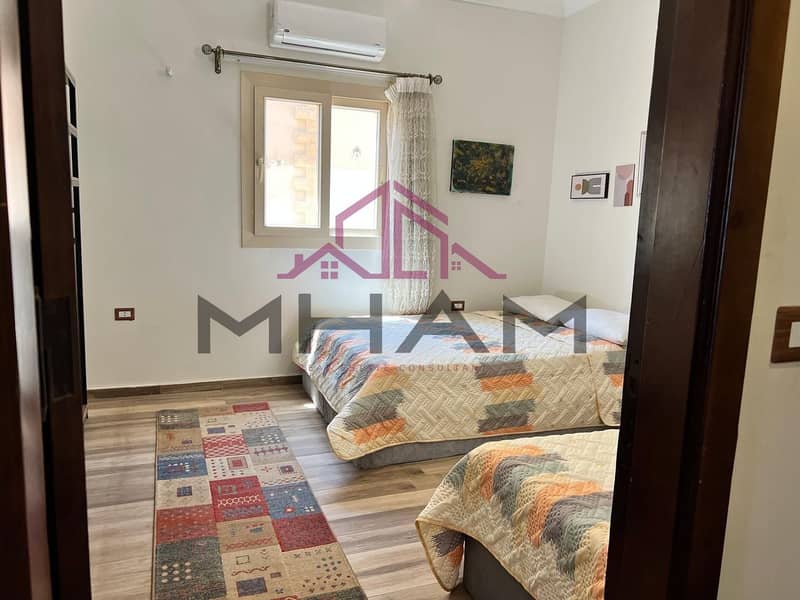 12 photo_5782931713699810408_y. jpg