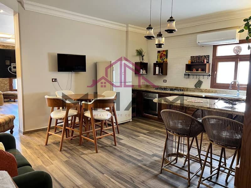 13 photo_5782931713699810409_y. jpg