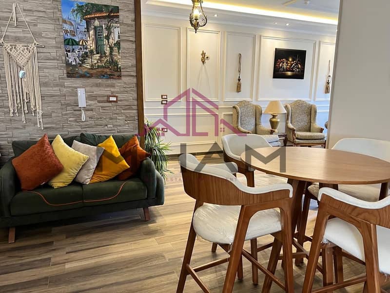 24 photo_5782931713699810420_y. jpg