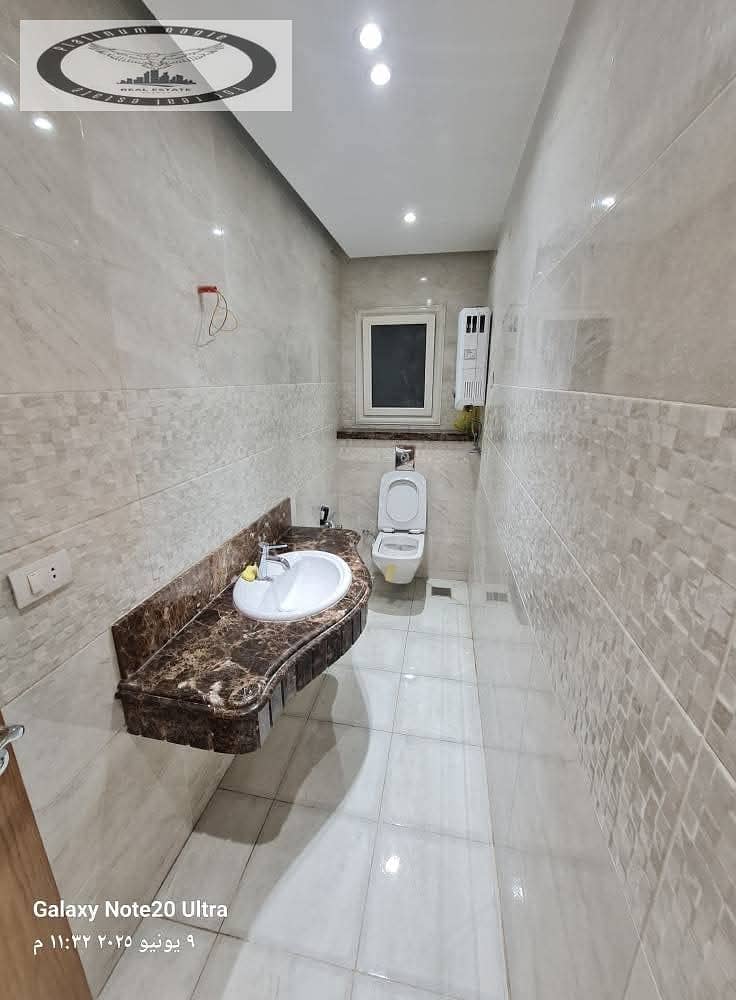 11 be838f6d-c8b1-4446-b1b8-3a066e723e25. jpg