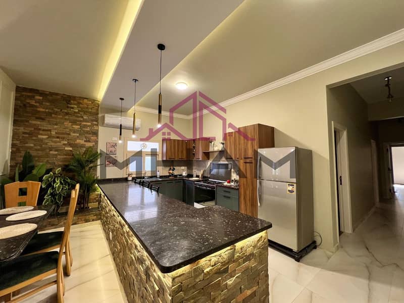 8 photo_5782931713699810367_y. jpg