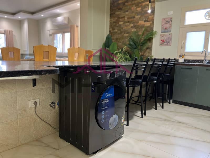 21 photo_5782931713699810387_y. jpg