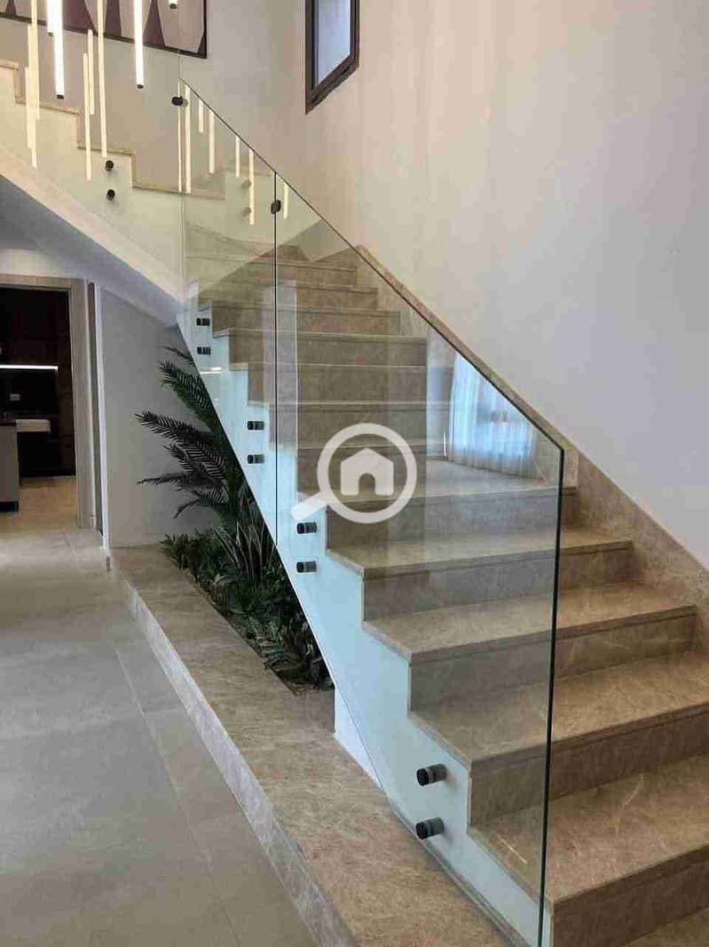 2 FB_IMG_1762169789149. jpg