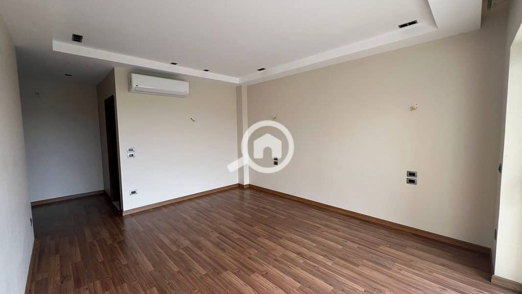 4 WhatsApp Image 2025-11-02 at 7.32. 29 PM (2). jpeg