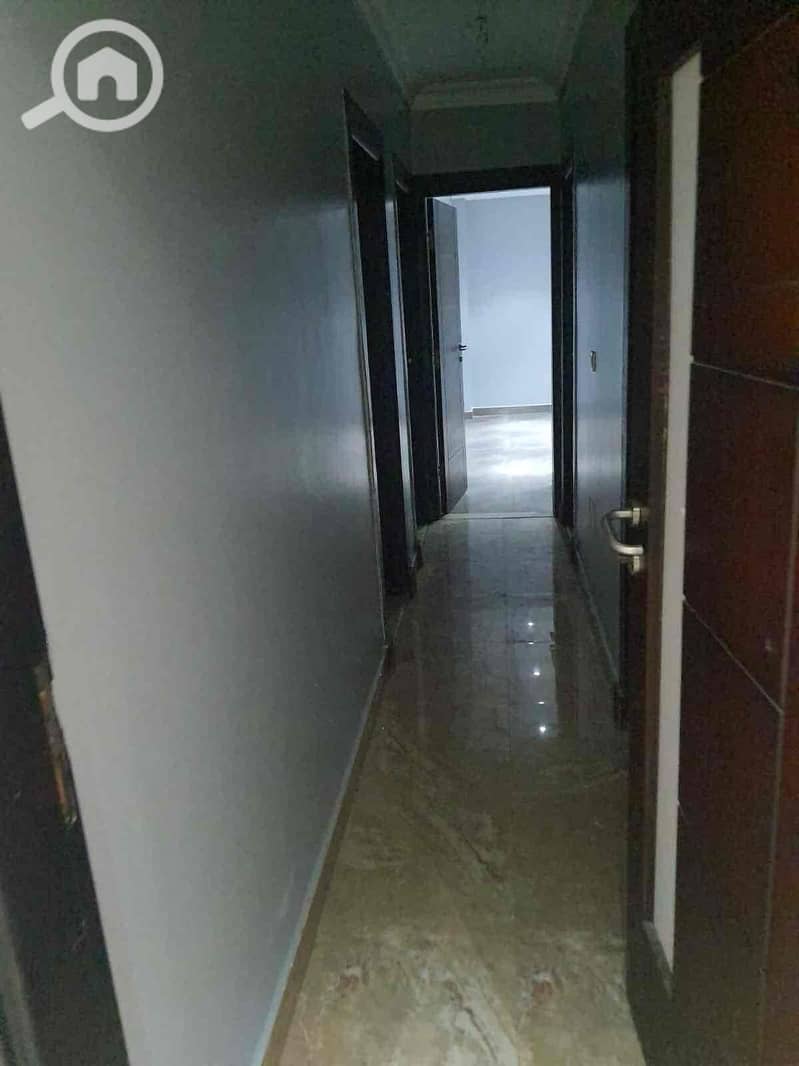 8 dcc5cefe-a143-4211-bb86-5d2c9741a7ed. jpg