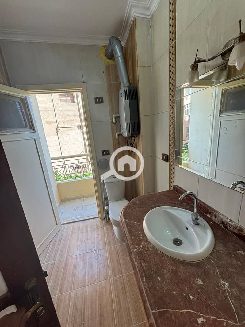 2 8e261dd4-ec03-4e8e-98c1-28490a27cd19. jpg