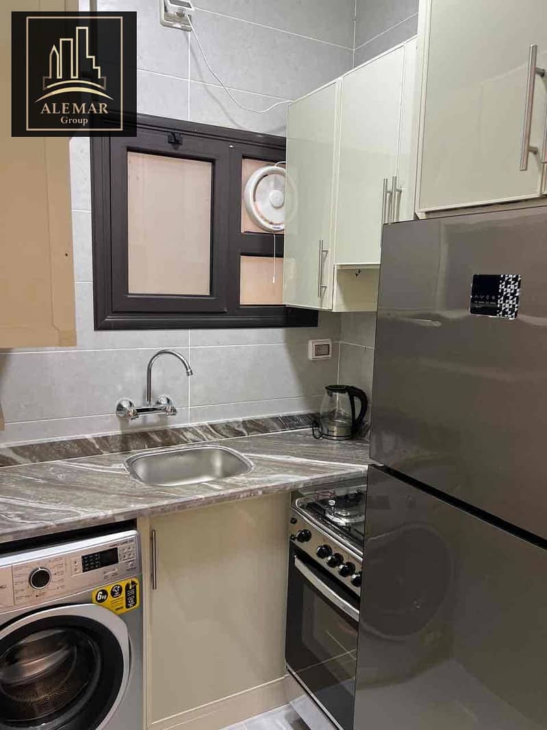 12 1f7cd10b-4d43-45e4-bf37-9ecec4f11a04. jpg