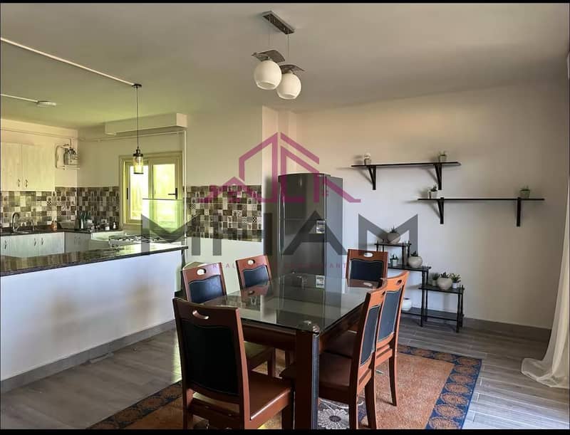 2 photo_5776278693394189068_y. jpg