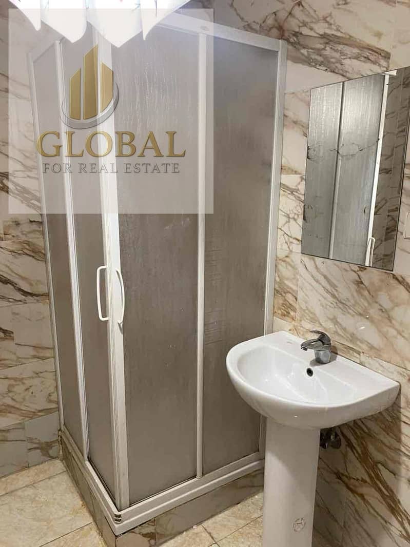 12 71c56519-daf5-4b29-b685-855f4becd296. jpg