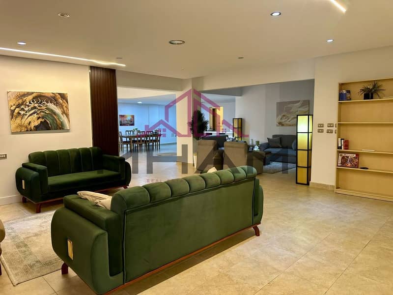 4 photo_5776278693394189079_y. jpg